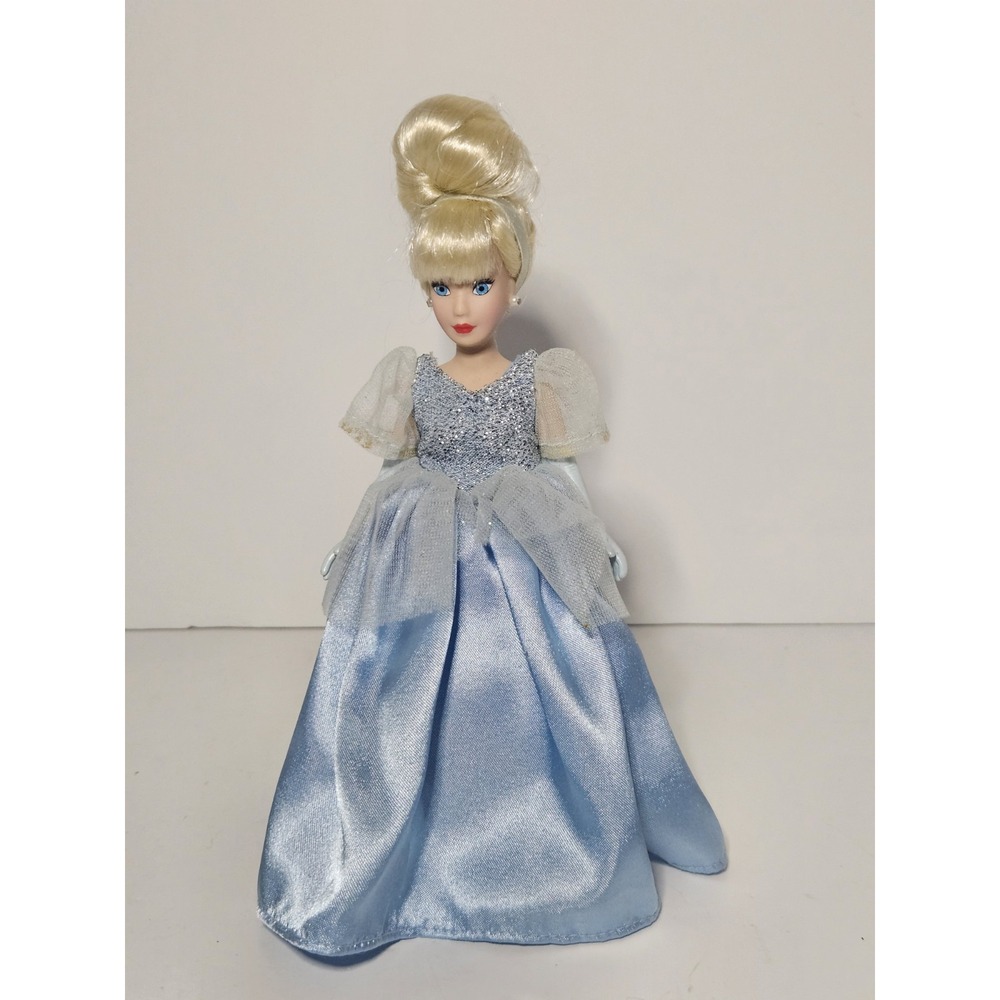 Disney Princess Cinderella Porcelain Keepsake Doll Brass Key 2004 Blue Dress 7"